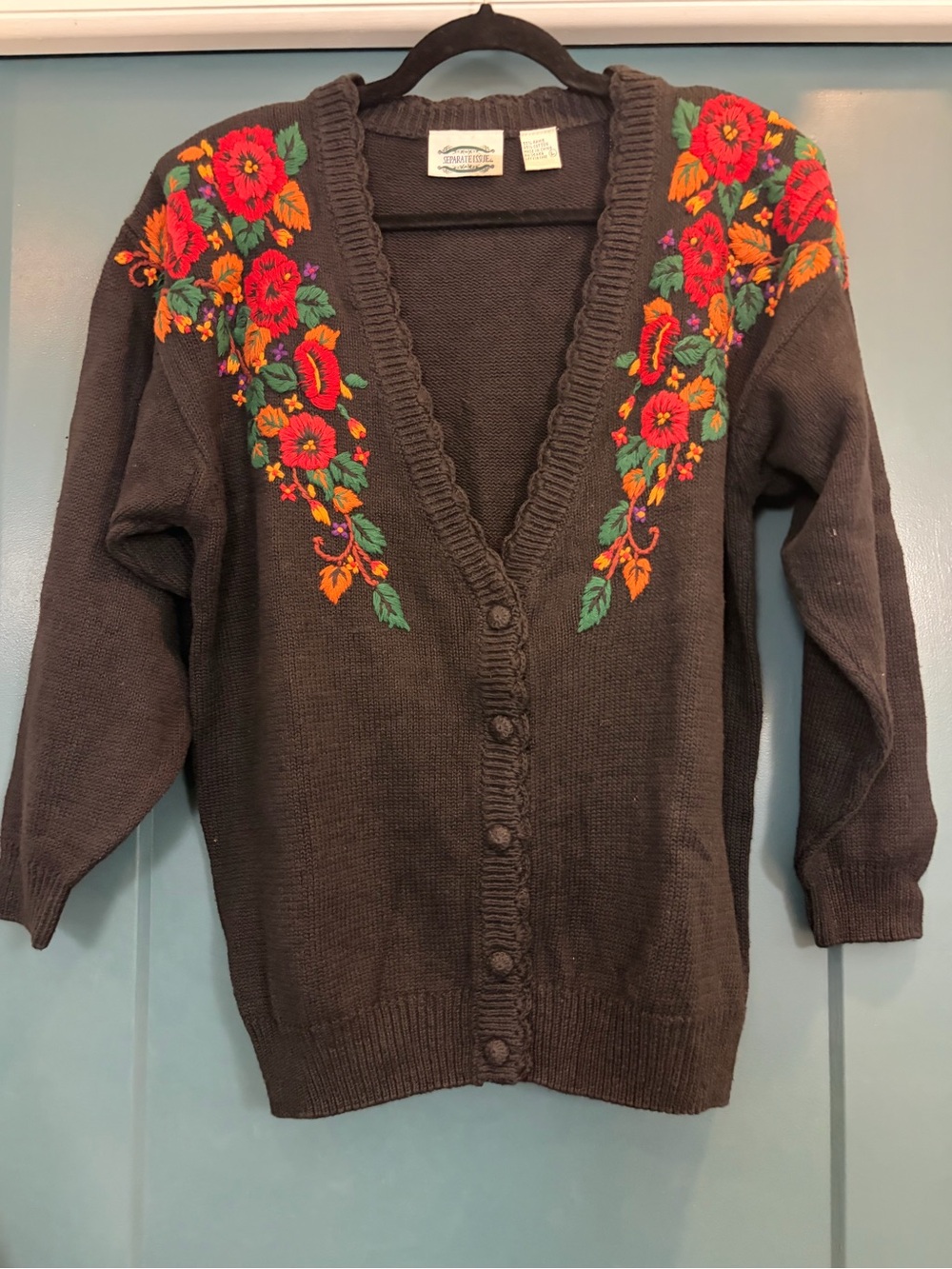 Vintage Black Cardigan Sweater with Floral Embroidery and Shoulderpads